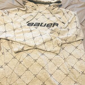 Bauer medium size hoodie.
